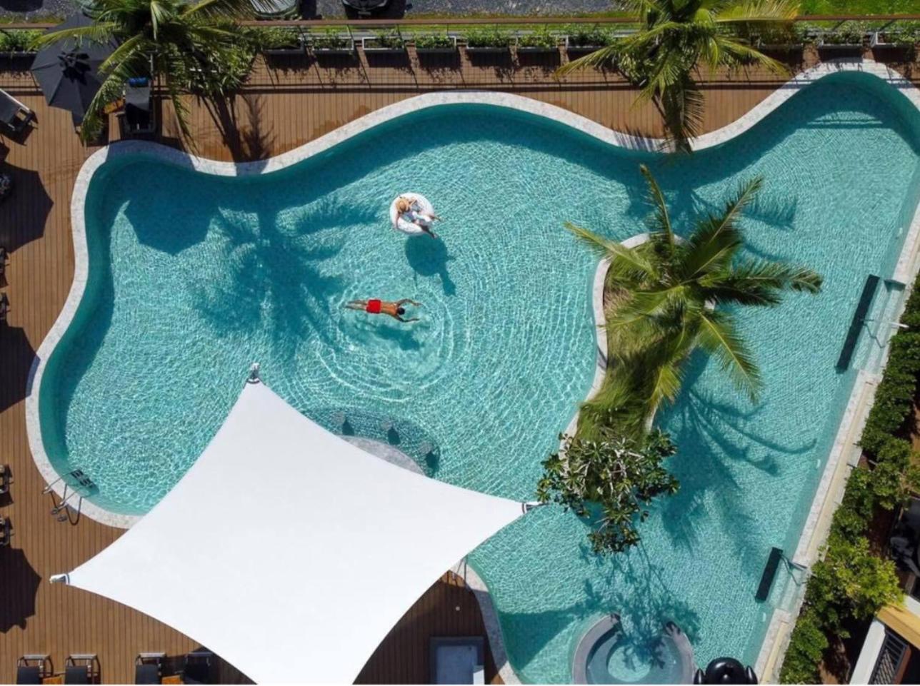 Skyview Resort Phuket Patong Beach Dış mekan fotoğraf Aerial view of the pool at the Hotel